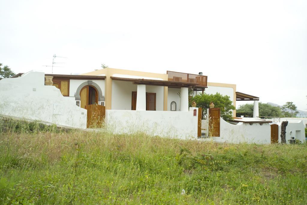 B&B Da Luca Panarea Extérieur photo